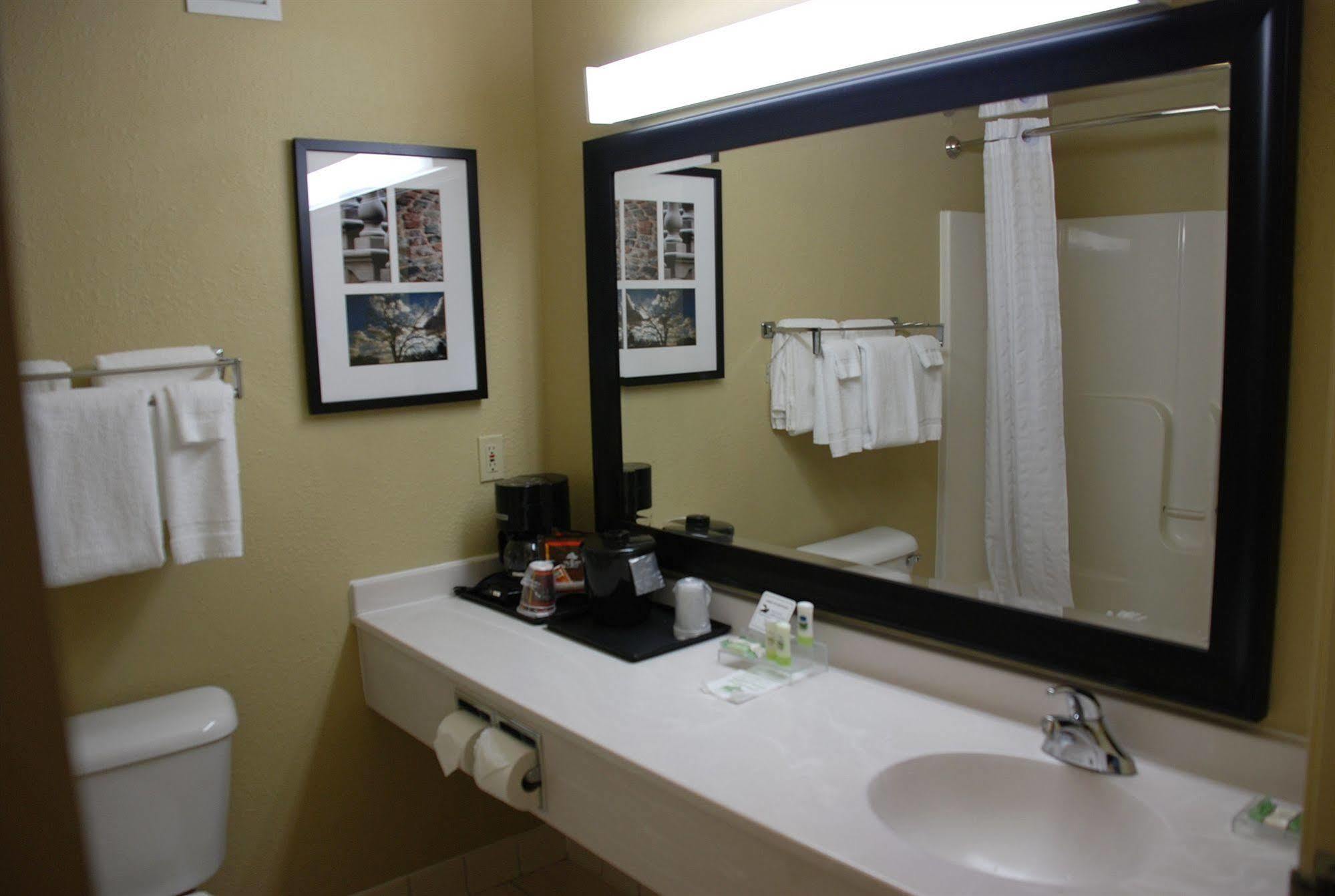 Americinn By Wyndham, Galesburg, Il Bagian luar foto